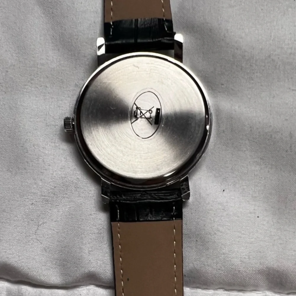 Vintage Statue of Liberty souvenir watch still has plastic shield on front